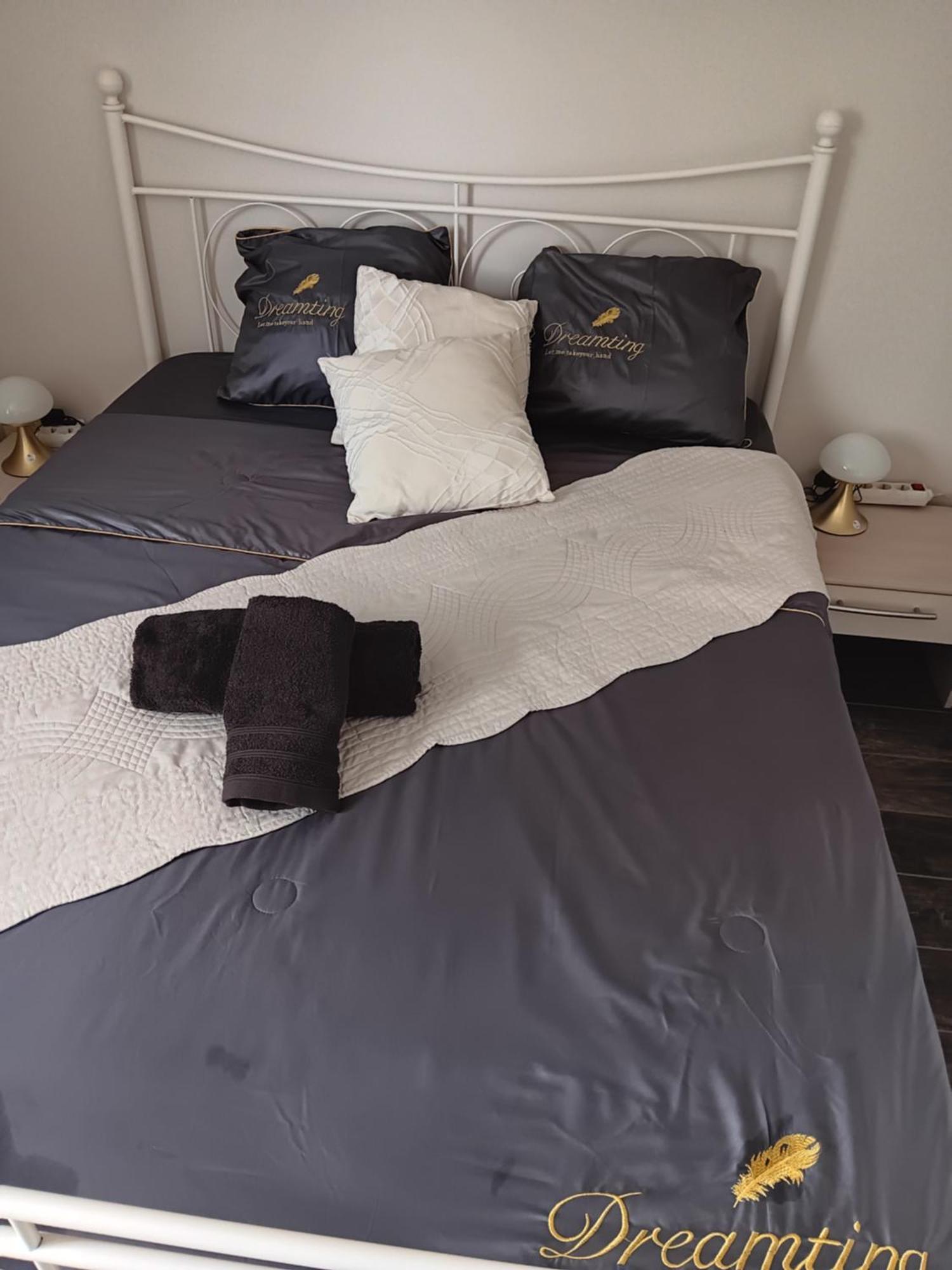 Charmes  Chambre Privee Dans Une Maison Familiale מראה חיצוני תמונה